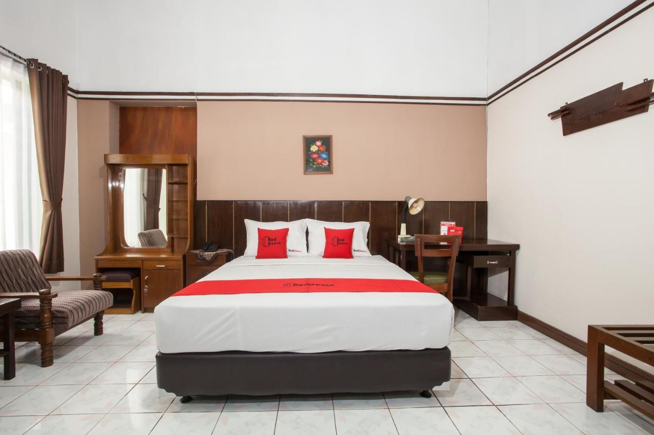 Reddoorz Near Balai Kota Malang Hotel Eksteriør billede