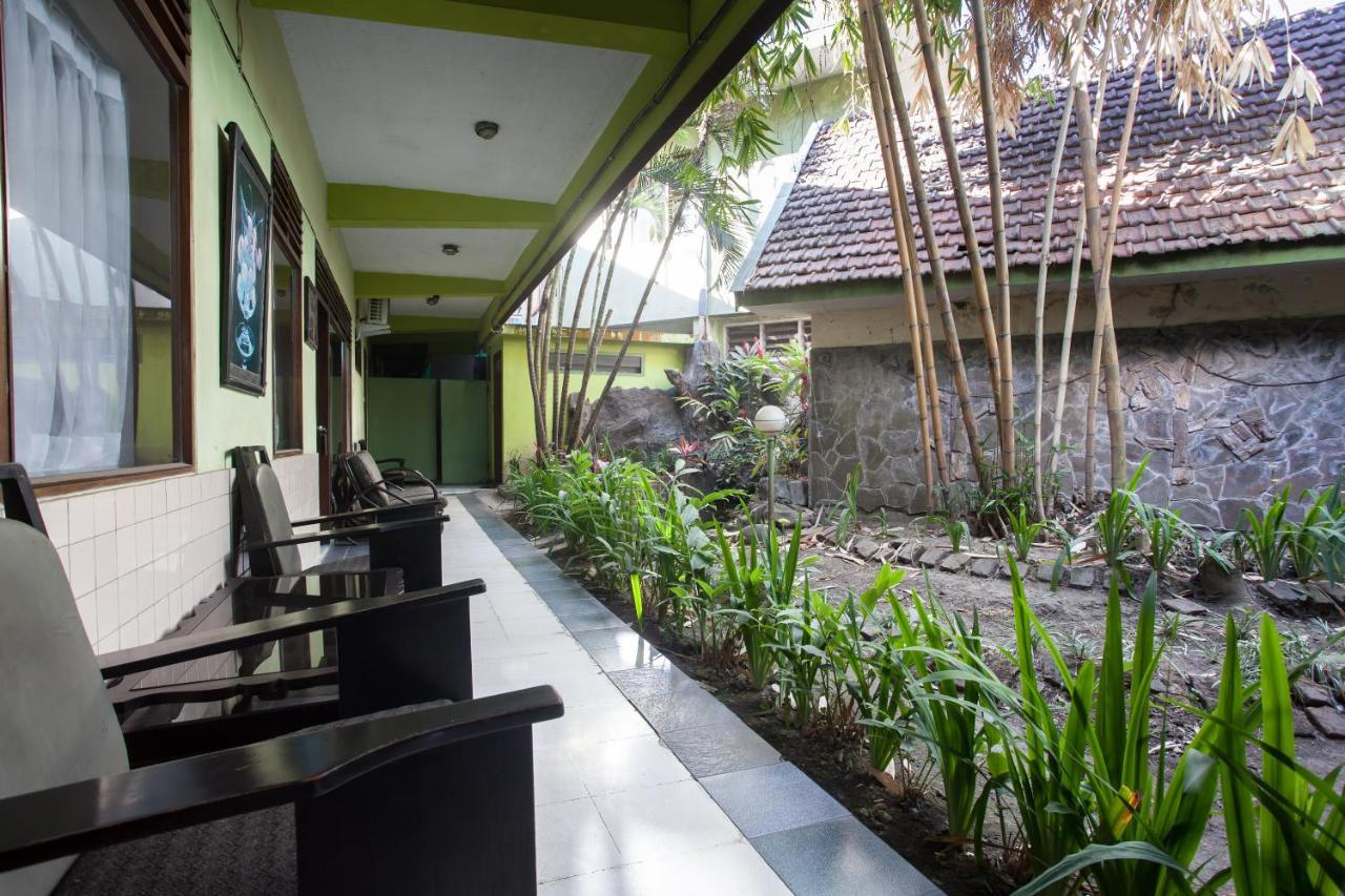 Reddoorz Near Balai Kota Malang Hotel Eksteriør billede